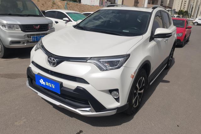 Toyota RAV 4 2016 года выпуска