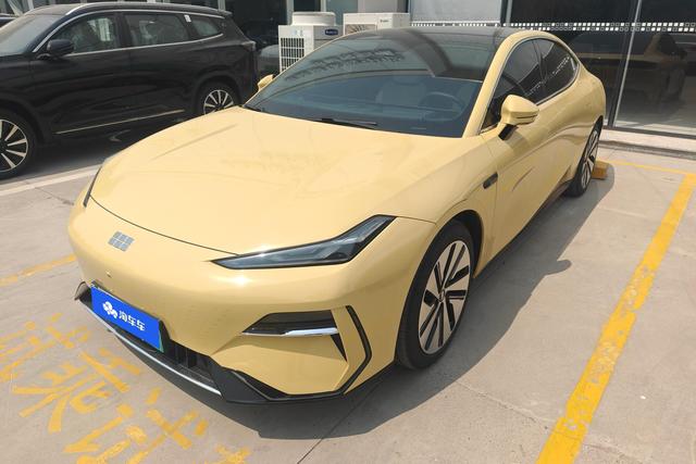 Geely Galaxy E8 2024 года выпуска