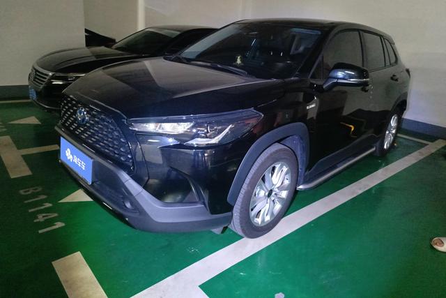 Toyota Corolla Cross 2023 года выпуска