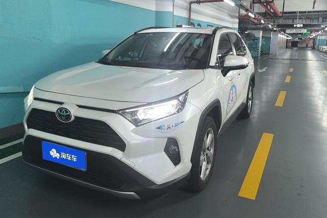Toyota RAV 4 2020 года выпуска