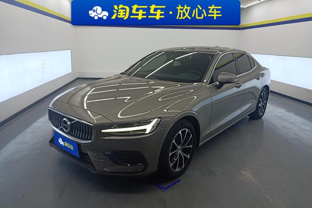 Volvo S60 2022 года выпуска