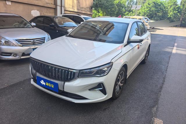 Geely Emgrand 2025 года выпуска