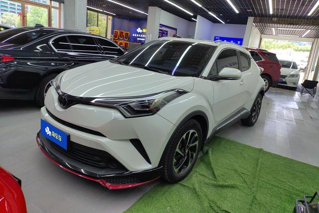 Toyota C-HR 2020 года выпуска