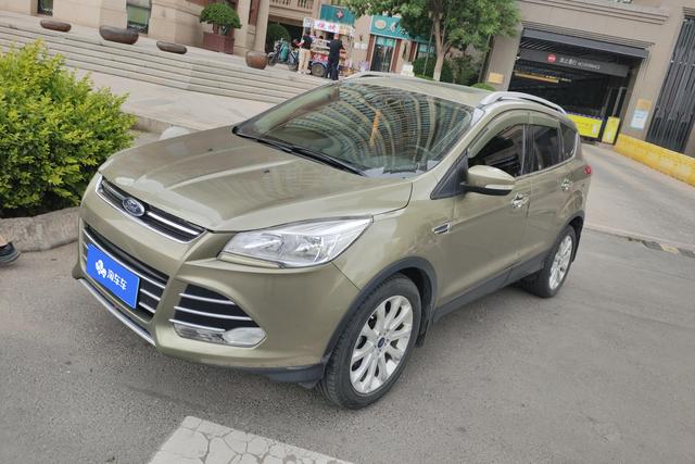 Ford Kuga 2013 года выпуска