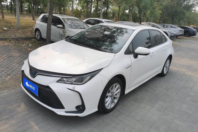 Toyota Corolla Cross 2021 года выпуска