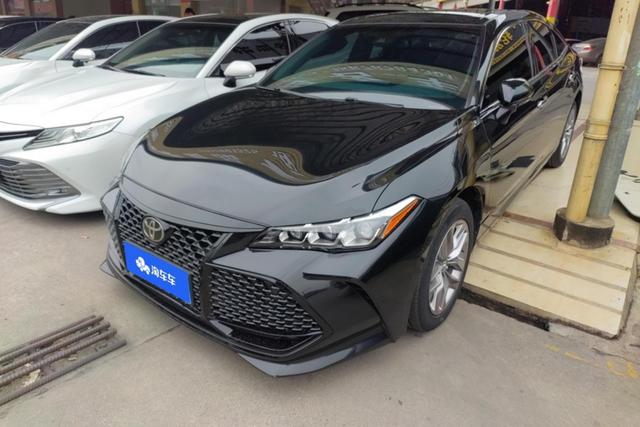 Toyota Avalon 2019 года выпуска