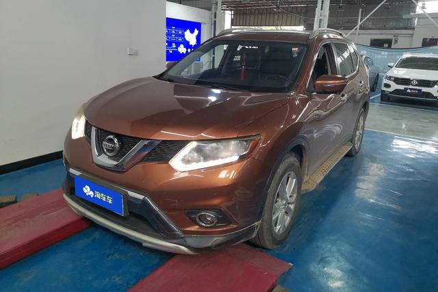 Nissan X-Trail 2015 года выпуска