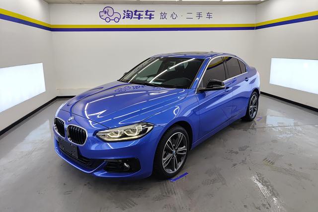 BMW 1M 2018 года выпуска