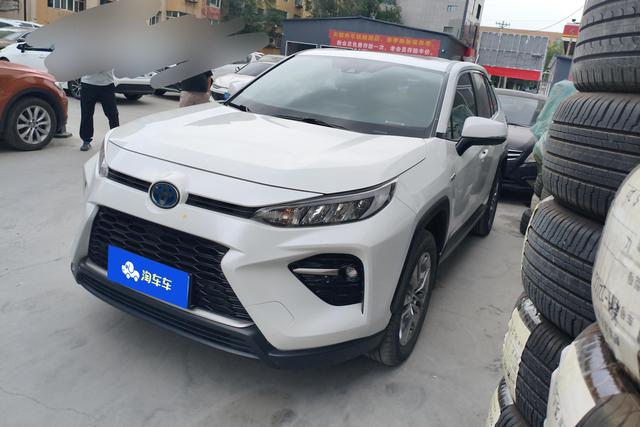 Toyota RAV 4 2022 года выпуска
