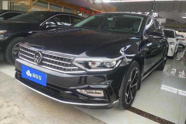 Volkswagen Passat 2023 года выпуска
