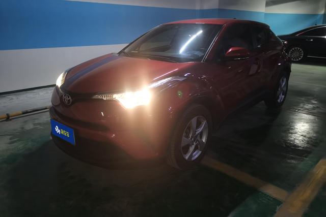 Toyota C-HR 2018 года выпуска