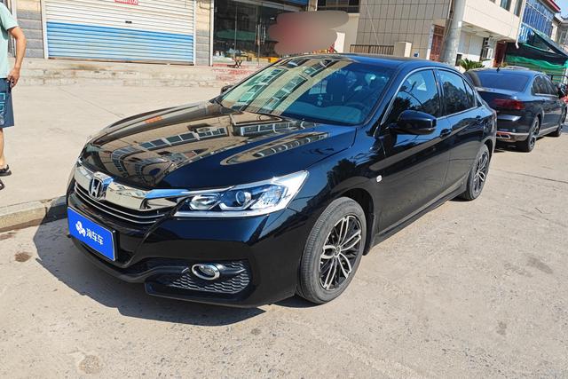 Honda Accord 2016 года выпуска