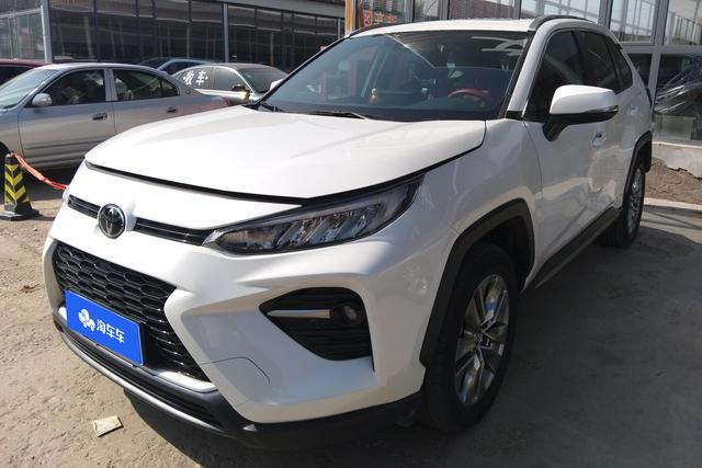 Toyota RAV 4 2021 года выпуска