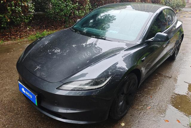 Tesla Model 3 2025 года выпуска
