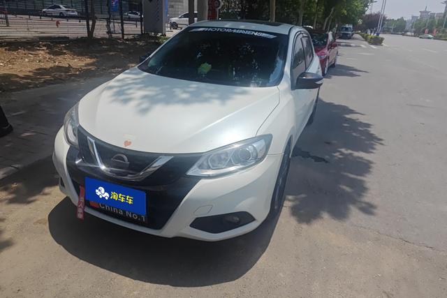 Nissan Tiida 2016 года выпуска