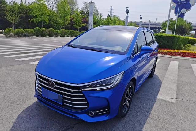 BYD Song EV 2017 года выпуска