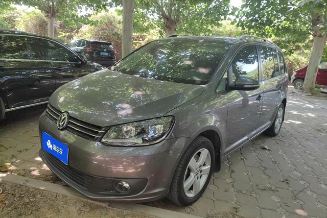 Volkswagen Touran 2013 года выпуска