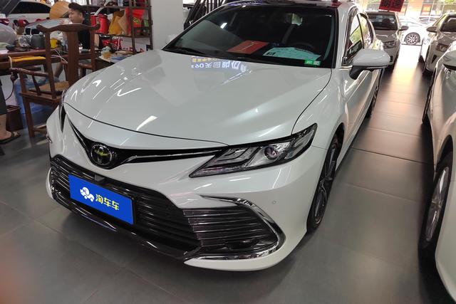 Toyota Camry 2021 года выпуска