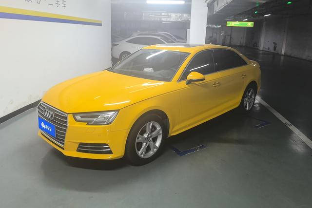 Audi A4 2018 года выпуска