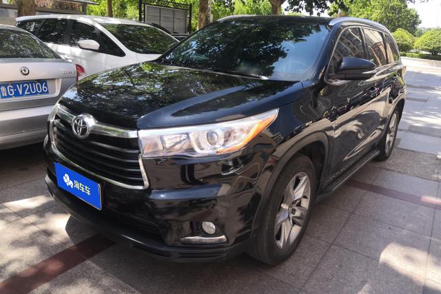 Toyota Kluger 2015 года выпуска