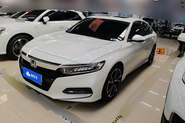 Honda Accord 2018 года выпуска