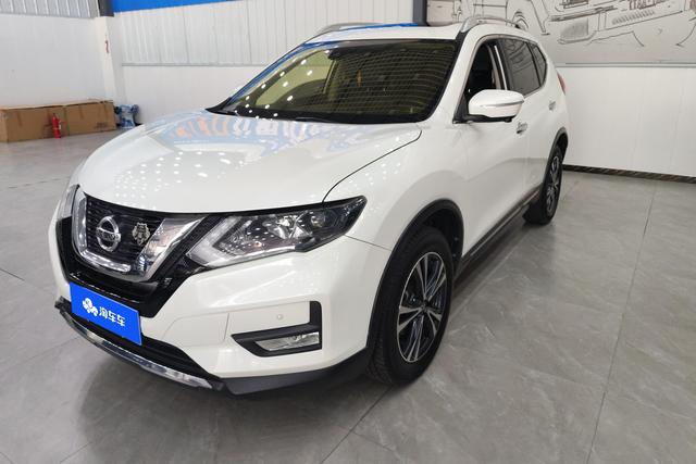 Nissan X-Trail 2017 года выпуска