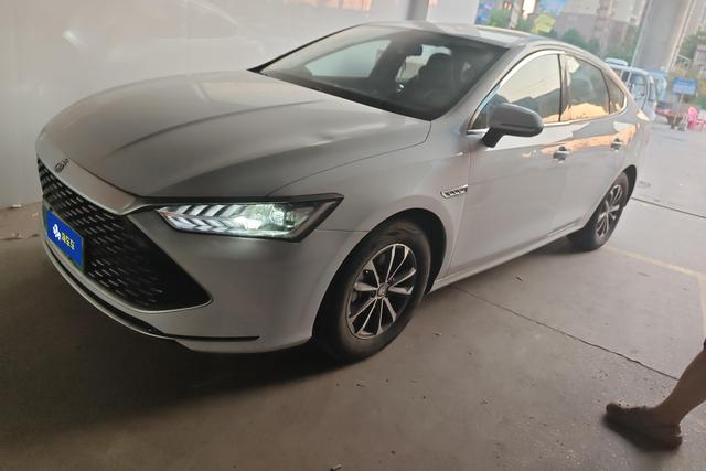 BYD Qin 2023 года выпуска