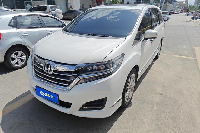 Honda Elysion 2016 года выпуска