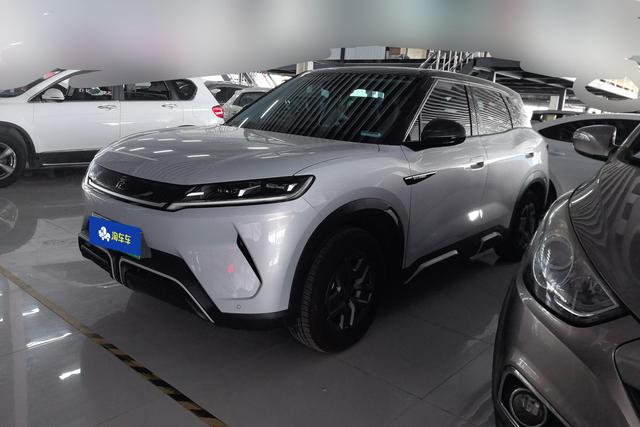 BYD Yuan 2024 года выпуска