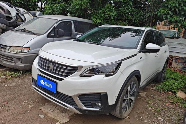 Peugeot 5008 2017 года выпуска