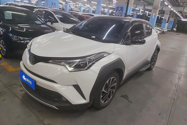 Toyota C-HR 2018 года выпуска
