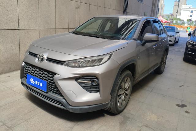 Toyota RAV 4 2023 года выпуска