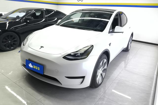 Tesla Model Y 2022 года выпуска