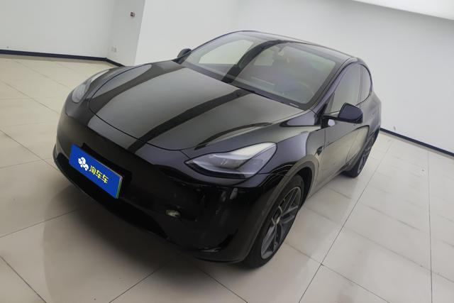 Tesla Model Y 2022 года выпуска