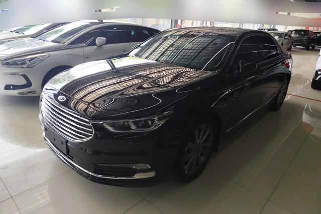 Ford Taurus 2019 года выпуска