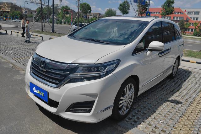 Honda Elysion 2016 года выпуска