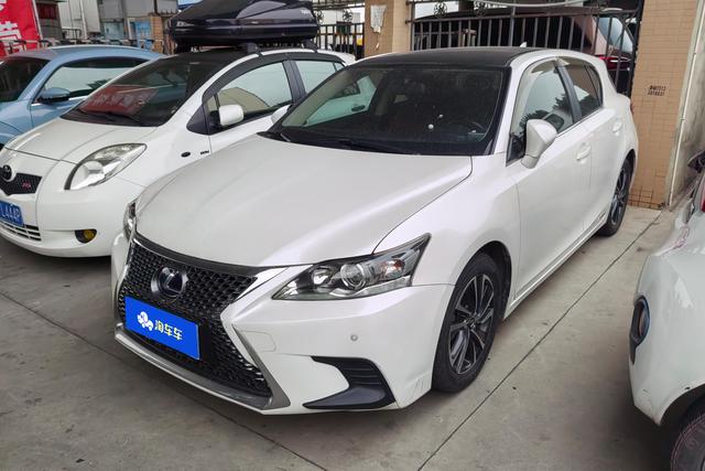 Lexus CT 2017 года выпуска