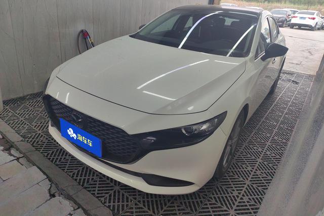 Mazda 3 2022 года выпуска