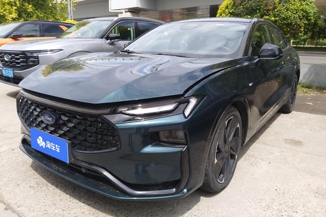 Ford Mondeo 2023 года выпуска