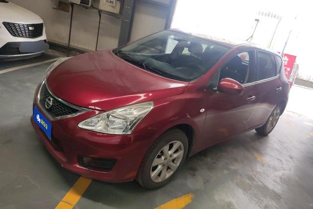 Nissan Tiida 2011 года выпуска