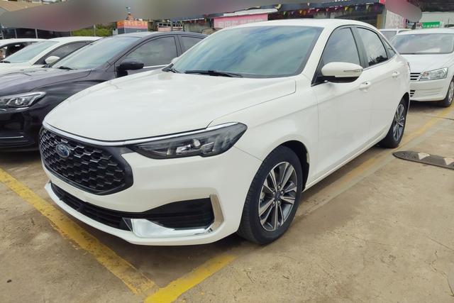 Ford Escort 2021 года выпуска