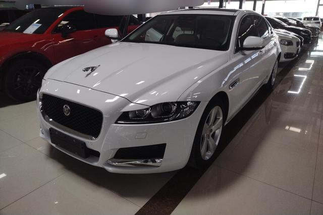 Jaguar XF 2020 года выпуска