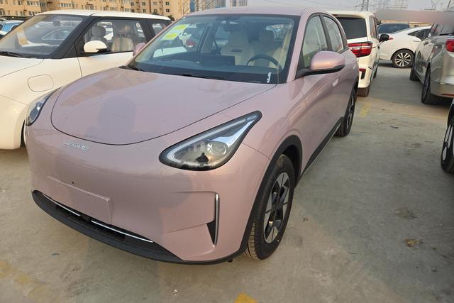 Geely Xingyuan 2025 года выпуска