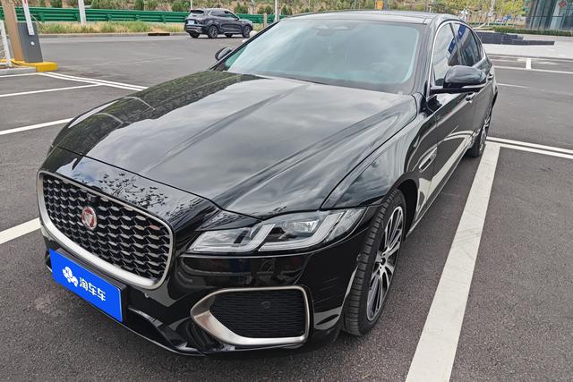 Jaguar XF 2022 года выпуска