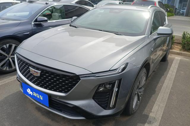 Cadillac GT4 2023 года выпуска