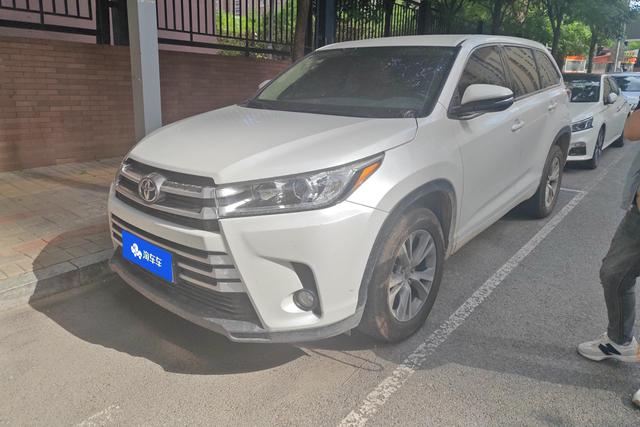 Toyota Kluger 2021 года выпуска