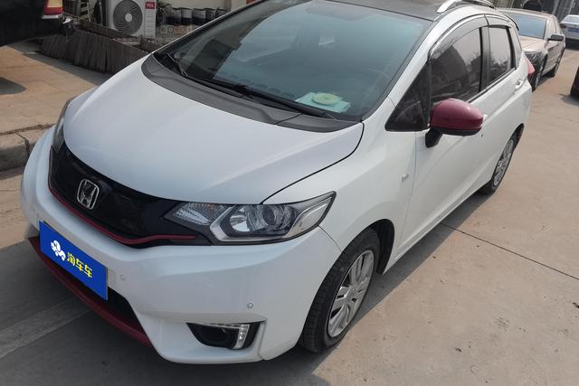 Honda Fit 2016 года выпуска
