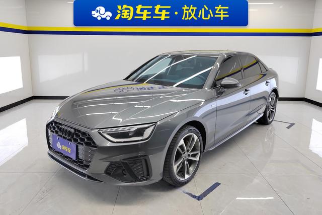 Audi A4 2022 года выпуска