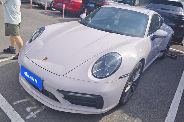 Porsche 911 2019 года выпуска