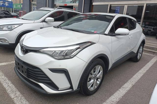 Toyota C-HR 2021 года выпуска